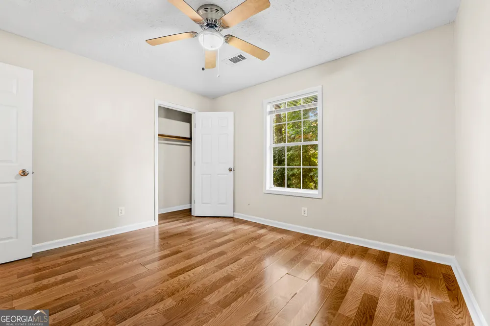 220 Splitwood LN Fairburn, GA 30213