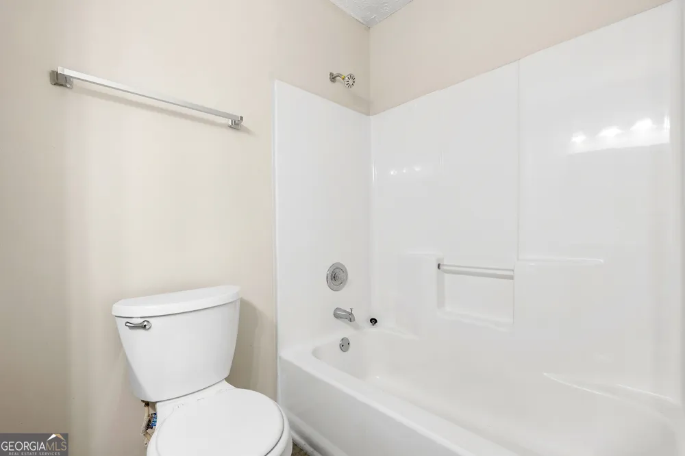 220 Splitwood LN Fairburn, GA 30213