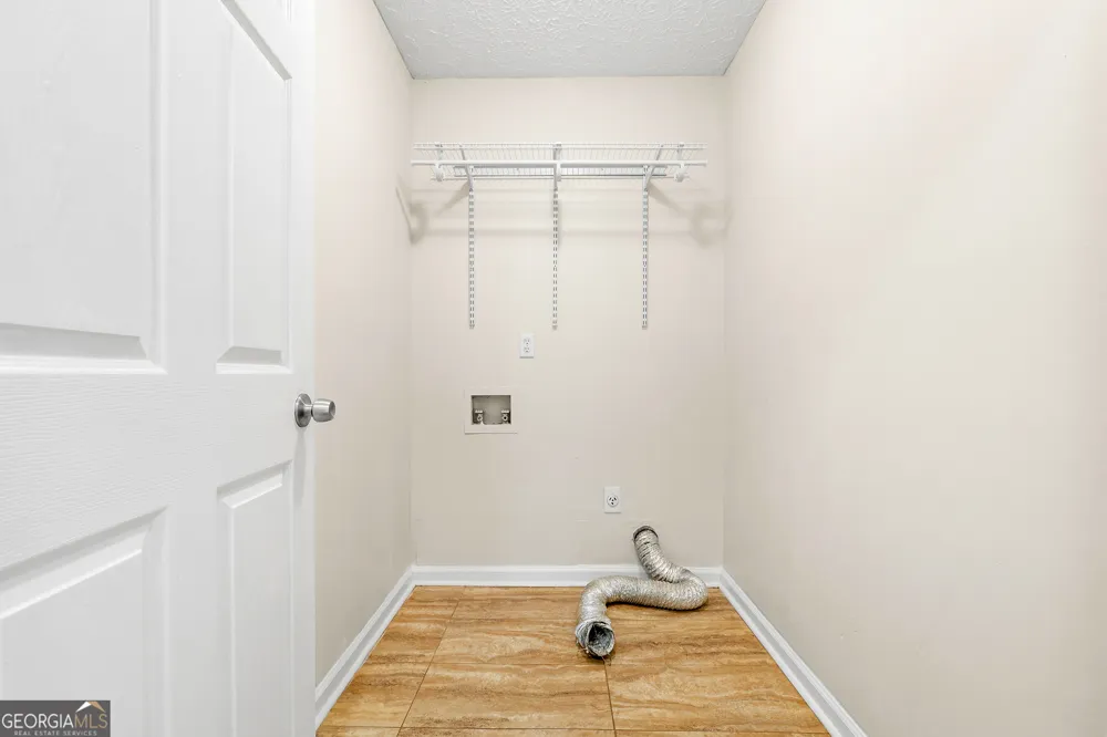 220 Splitwood LN Fairburn, GA 30213