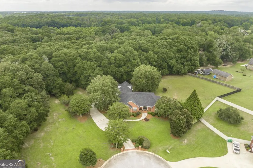 206 Jester LN Kathleen, GA 31047