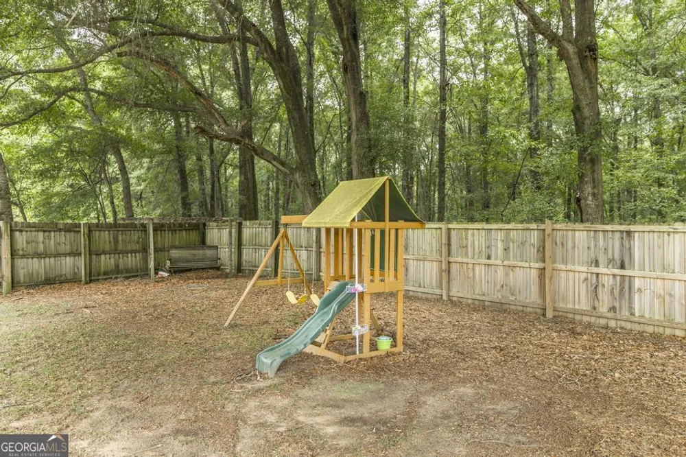 206 Jester LN Kathleen, GA 31047