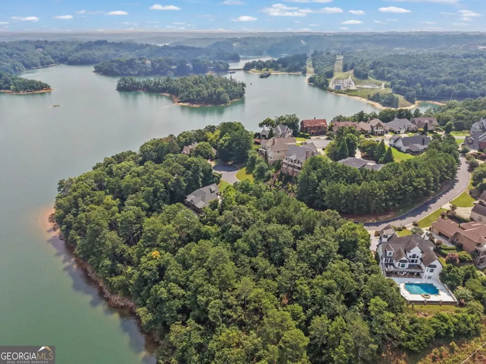 2789 NE Point Overlook Gainesville, GA 30501