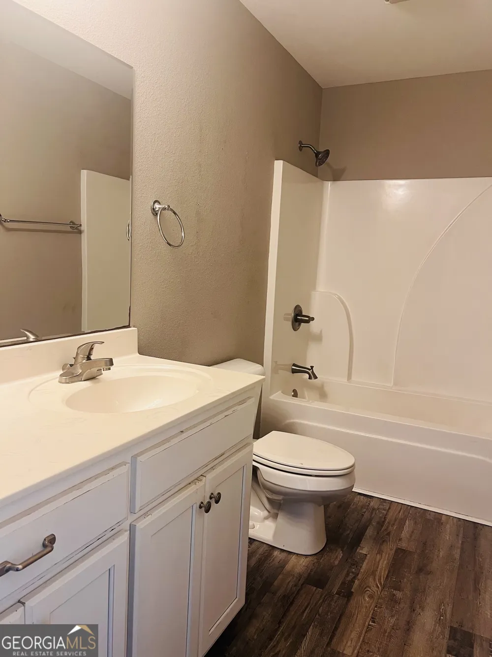 2738 Rauschenberg RD Dalton, GA 30721