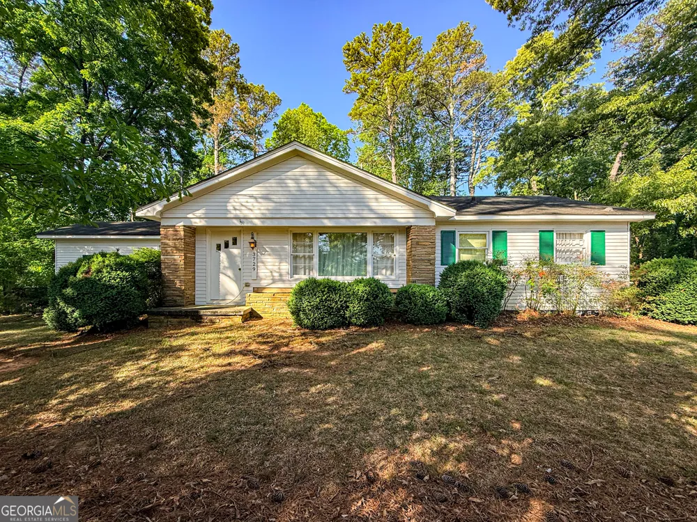 3729 Duncan Bridge RD Cornelia, GA 30531