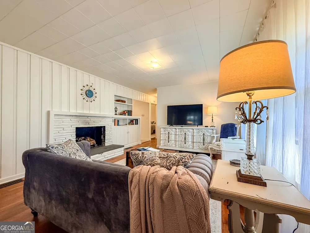 3729 Duncan Bridge RD Cornelia, GA 30531