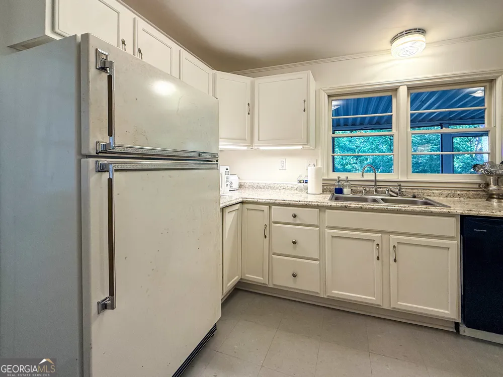3729 Duncan Bridge RD Cornelia, GA 30531