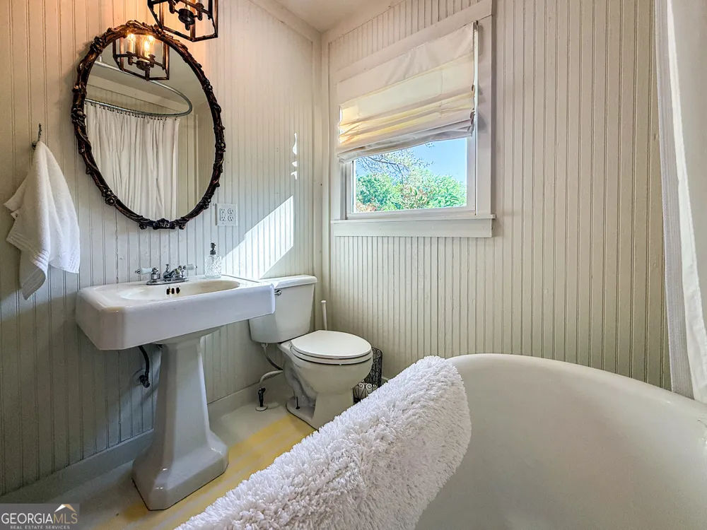 3729 Duncan Bridge RD Cornelia, GA 30531