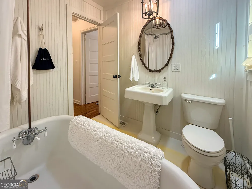3729 Duncan Bridge RD Cornelia, GA 30531