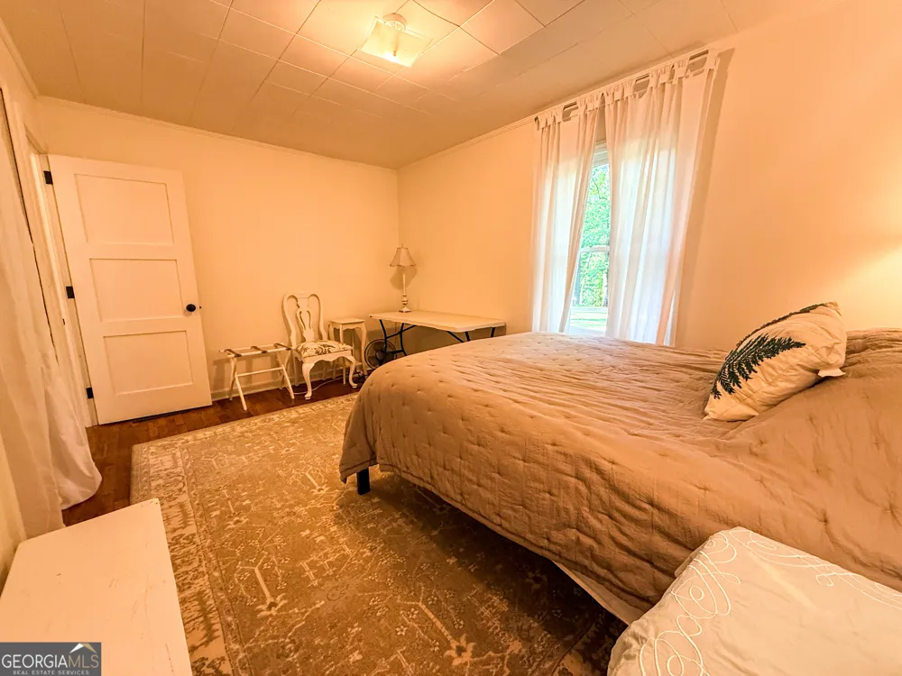 3729 Duncan Bridge RD Cornelia, GA 30531