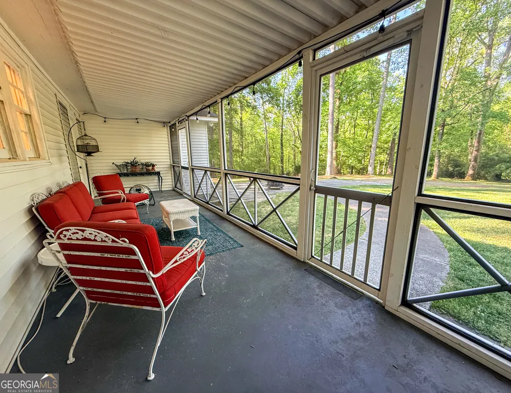 3729 Duncan Bridge RD Cornelia, GA 30531