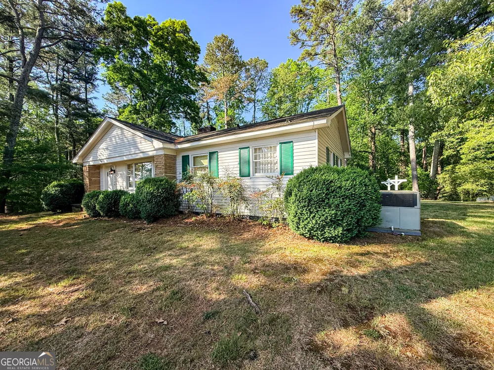 3729 Duncan Bridge RD Cornelia, GA 30531
