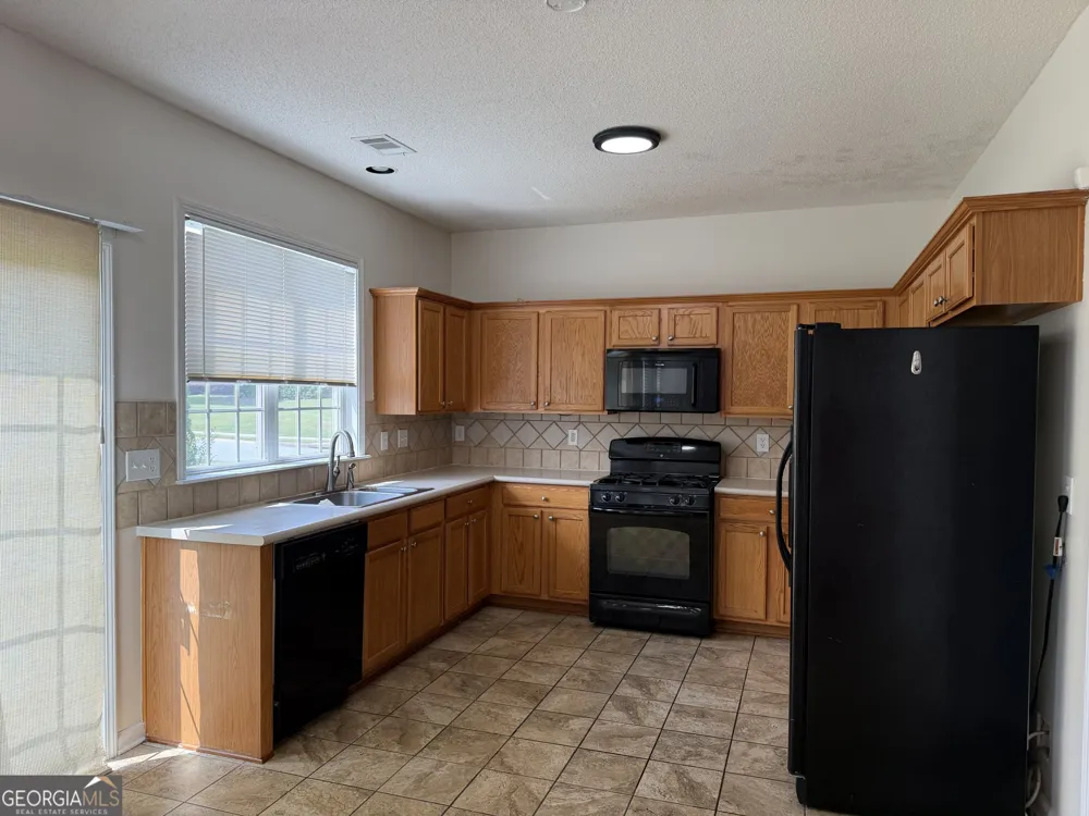 8910 Ruel LN Suwanee, GA 30024