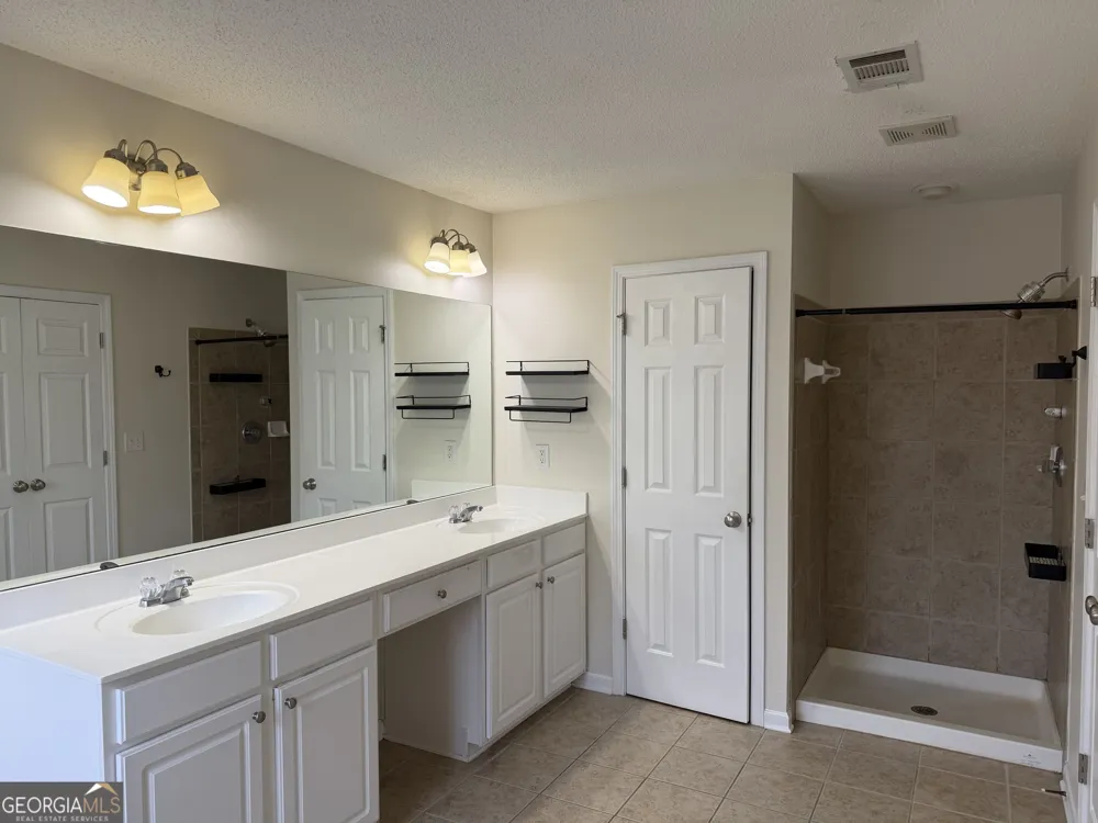 8910 Ruel LN Suwanee, GA 30024