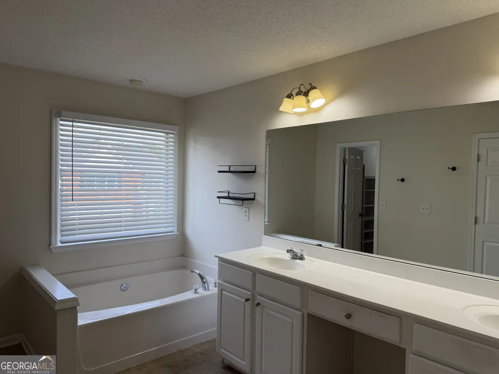 8910 Ruel LN Suwanee, GA 30024