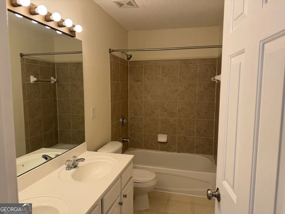8910 Ruel LN Suwanee, GA 30024