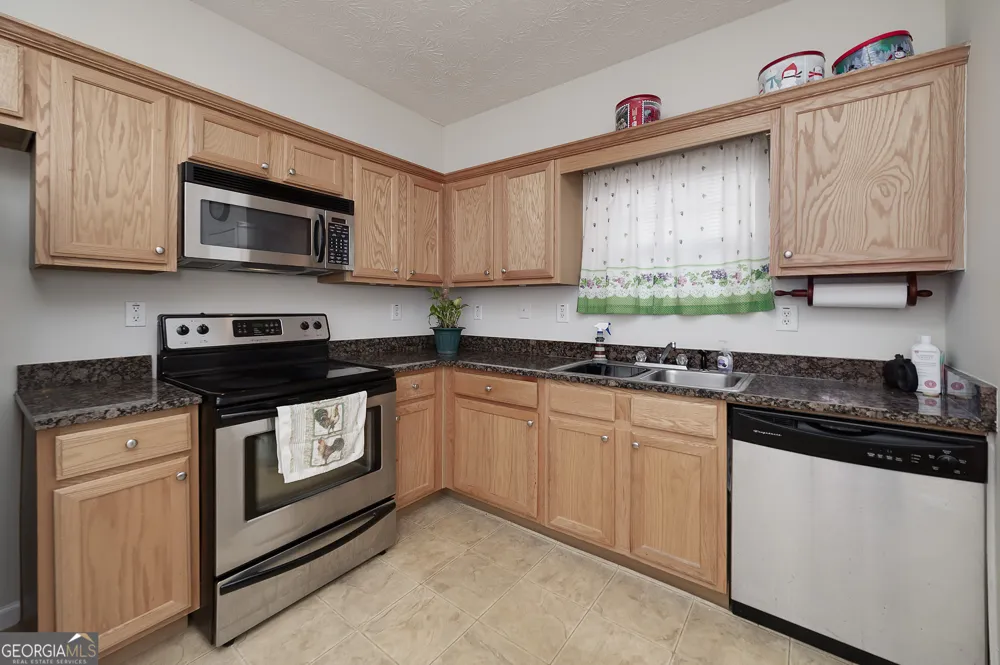 140 Astilbe Meadow DR Locust Grove, GA 30248