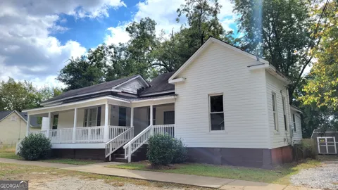 218 W Chappell ST
