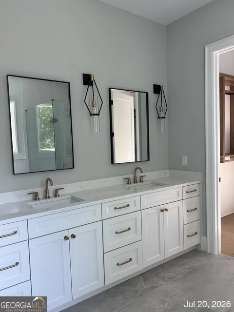 79 Hunters Way Hoschton, GA 30548