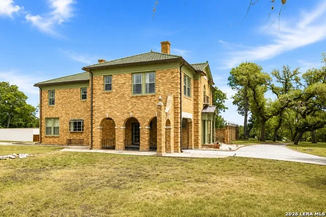 618 MAIN ST Kerrville, TX 78028
