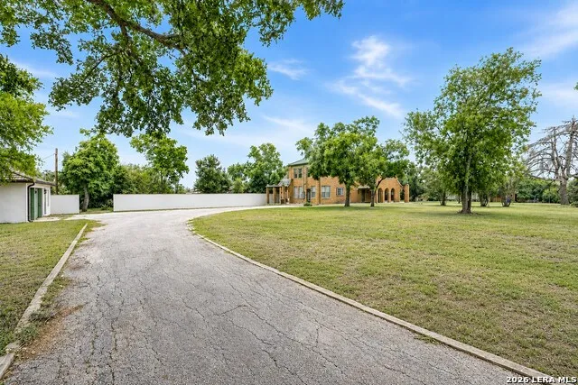 618 MAIN ST Kerrville, TX 78028