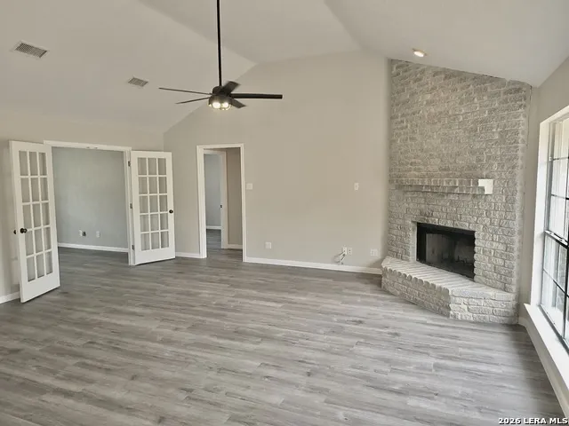 123 Scenic Oak Dr Floresville, TX 78114