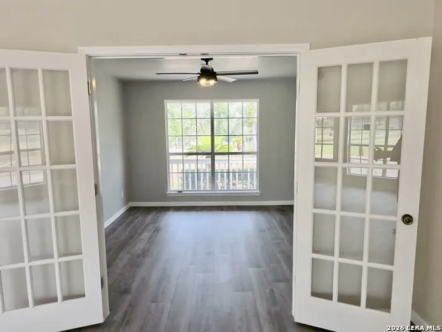 123 Scenic Oak Dr Floresville, TX 78114