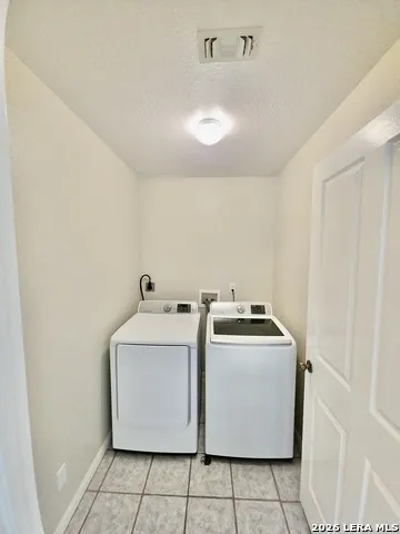 123 Scenic Oak Dr Floresville, TX 78114