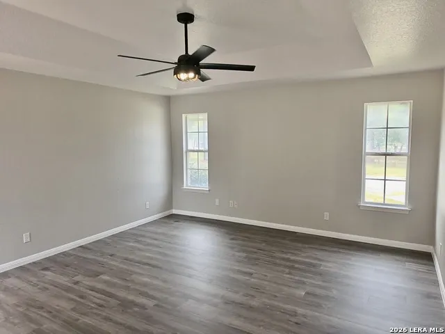 123 Scenic Oak Dr Floresville, TX 78114
