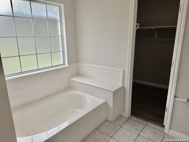 123 Scenic Oak Dr Floresville, TX 78114