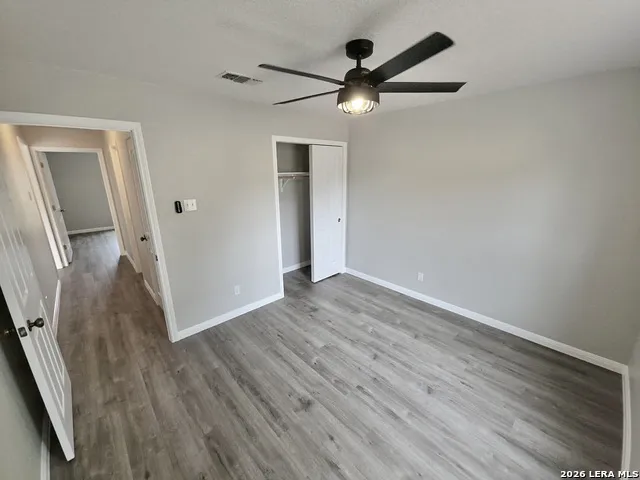 123 Scenic Oak Dr Floresville, TX 78114
