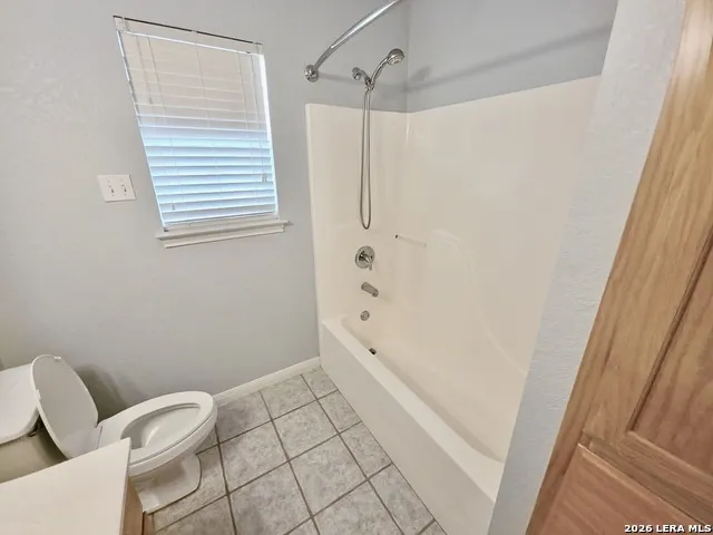 123 Scenic Oak Dr Floresville, TX 78114
