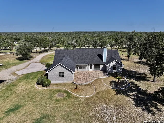 123 Scenic Oak Dr Floresville, TX 78114