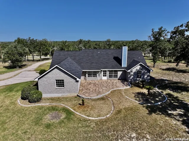 123 Scenic Oak Dr Floresville, TX 78114