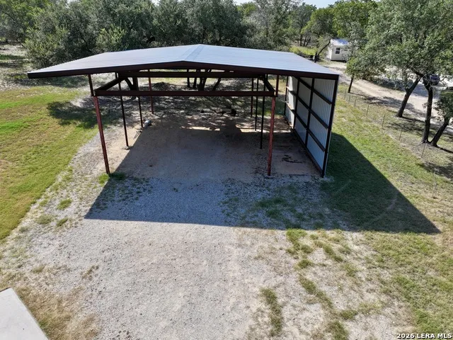 123 Scenic Oak Dr Floresville, TX 78114