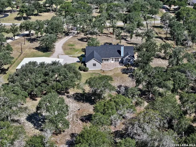 123 Scenic Oak Dr Floresville, TX 78114