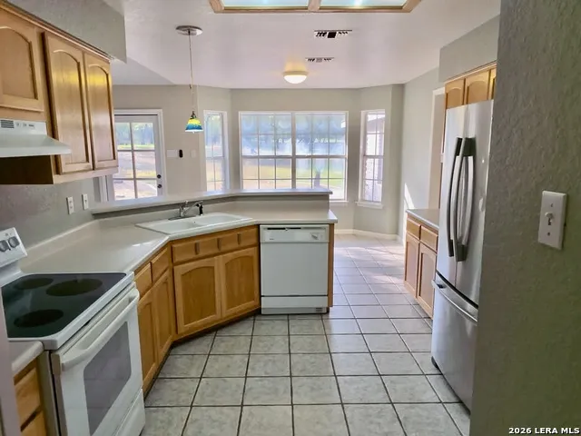 123 Scenic Oak Dr Floresville, TX 78114