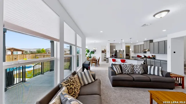 2704 Nueva Cordova Seguin, TX 78155