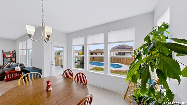 2704 Nueva Cordova Seguin, TX 78155