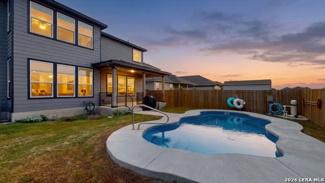 2704 Nueva Cordova Seguin, TX 78155