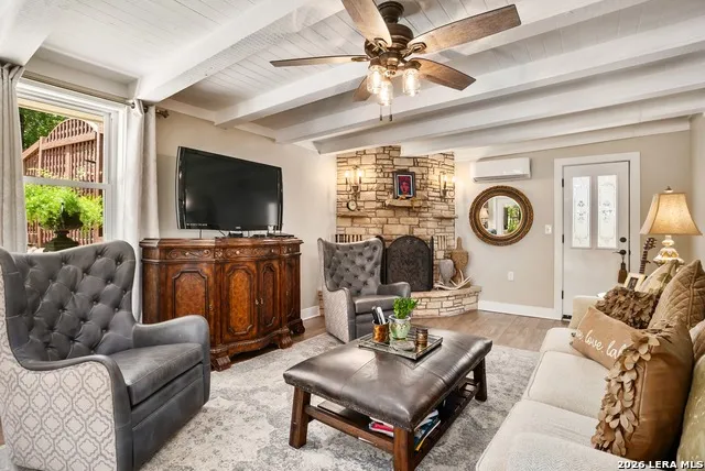 1558 Trail Ridge Dr Canyon Lake, TX 78133