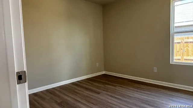 806 E 6th St. Nixon, TX 78140