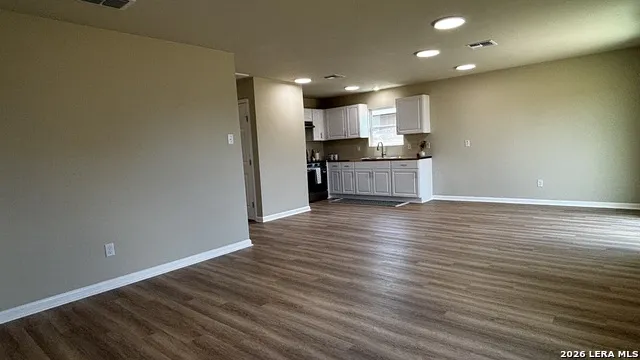 806 E 6th St. Nixon, TX 78140