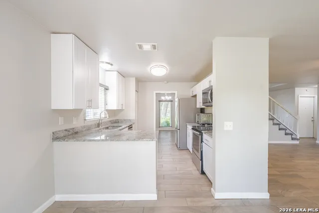 6807 Timberhill Leon Valley, TX 78238