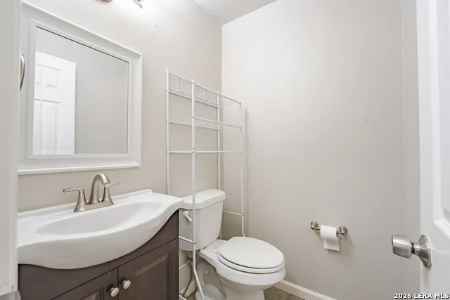 6807 Timberhill Leon Valley, TX 78238