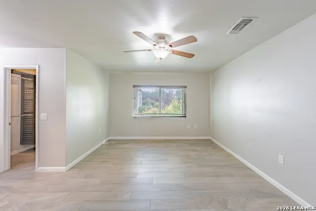 6807 Timberhill Leon Valley, TX 78238