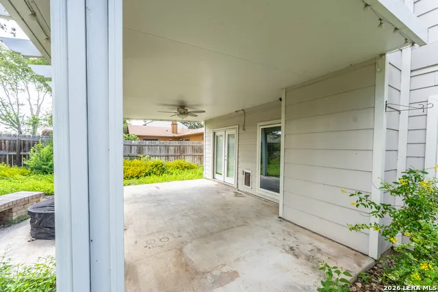 6807 Timberhill Leon Valley, TX 78238