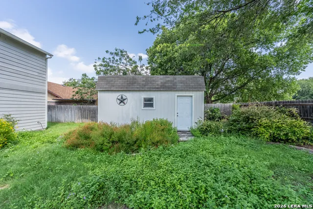 6807 Timberhill Leon Valley, TX 78238