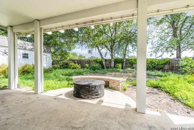 6807 Timberhill Leon Valley, TX 78238