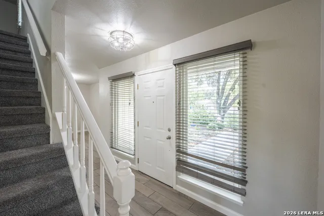 6807 Timberhill Leon Valley, TX 78238