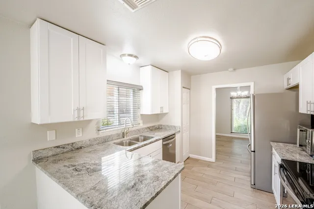 6807 Timberhill Leon Valley, TX 78238